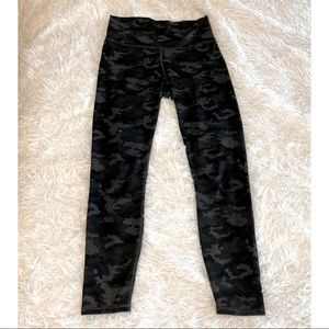 FABLETICS High-Waisted PowerHold 7/8 Leggings